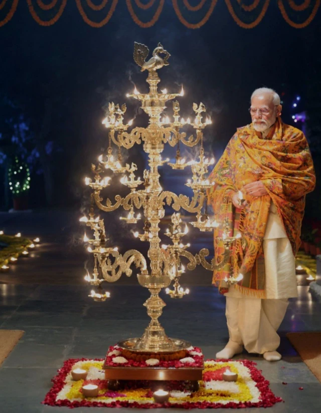 பிரதமர் நரேந்திர மோதி 