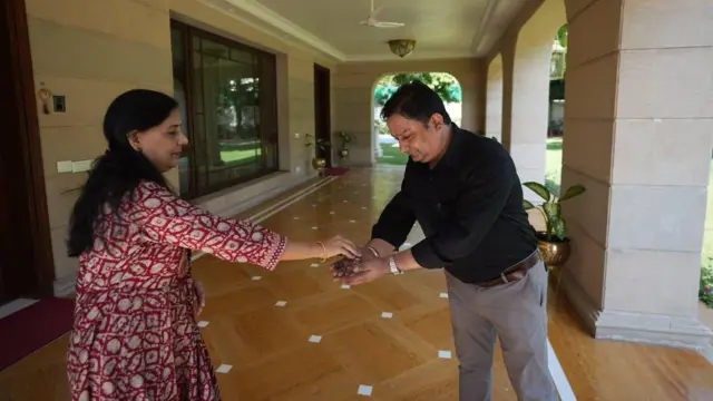 டெல்லி முதல்வர் இல்லம் சர்ச்சை