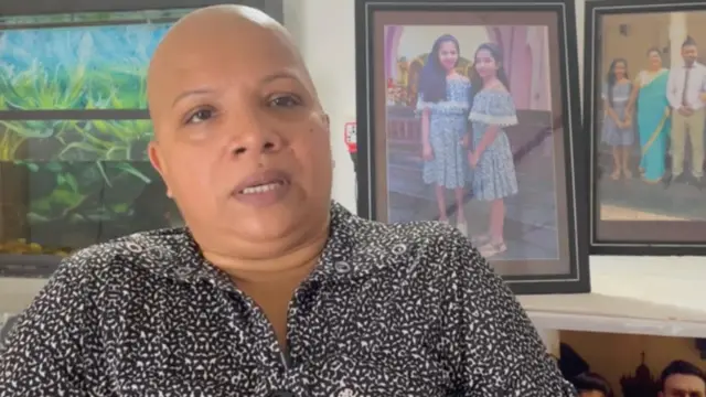 "මිනිස්සුන්ගේ ඡන්දයෙන් රජයක් පත්වෙන්නේ ඒ කතිරේ ගහන අයට සේවය කරන්න. ඔවුන්ව ආරක්ෂාව කරනවා කියලා. නමුත් එහෙම වෙනවා නම් මේ වගේ සිද්ධියක් වුණේ කොහොමද? මිනිස්සු බලාපොරොත්තු වෙනවා රජයකින් තමන්ට ආරක්ෂාවක් ලැබෙයි කියලා. නමුත් ඔවුන් වගකීම ඉෂ්ඨ කර නැහැයි කියා පැහැදිලිවම පෙනෙන දෙයක්." නෙරංජලා කියයි. 