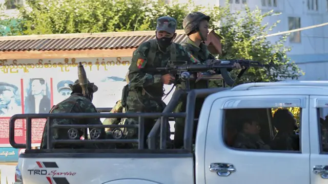 ရှမ်းမြောက်မှာတွေ့ရတဲ့ စစ်ကောင်စီနယ်ခြားစောင့်တပ်ဖွဲ့ဝင်တွေ (ပုံဟောင်း)