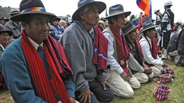Ndị Mba Bolivia na-eme emume yiri nke 'Sol Solstice'