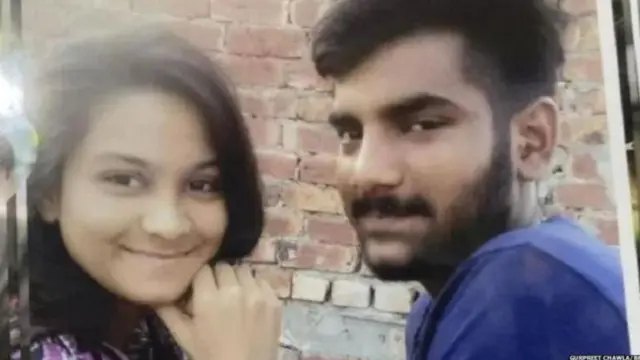 आठ वर्षांपुर्वी झालेल्या पहिल्या भेटीचा फोटो