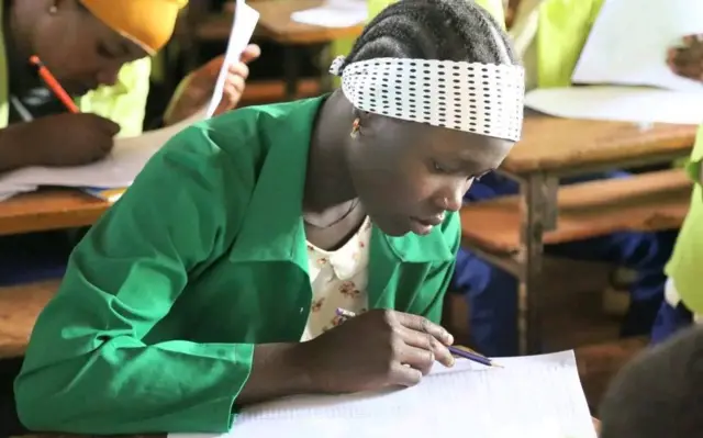 Barattuu daree keessatti qormaata fudhataa jirtu