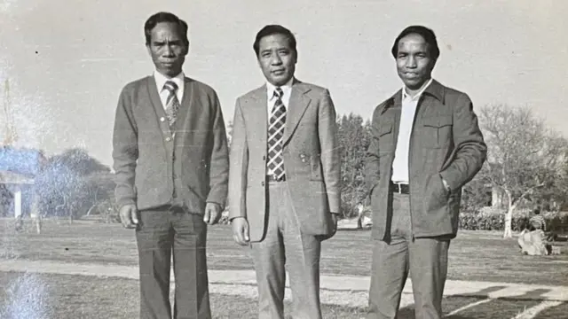 বিদ্রোহী মিজো নেতা লালডেঙ্গা (মাঝে)