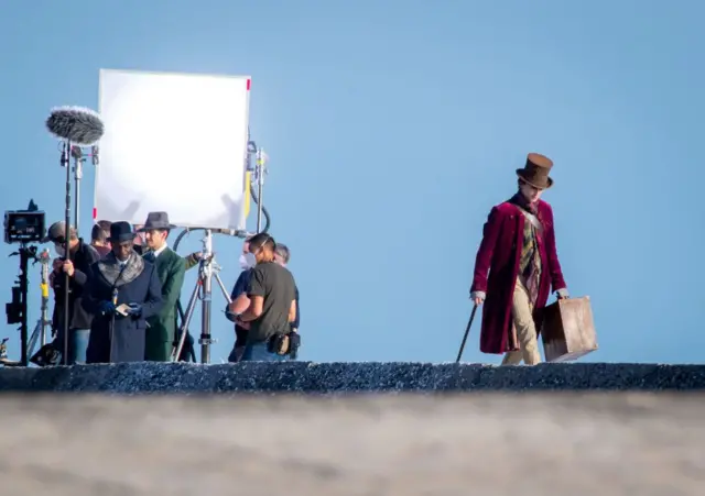 Timotheé Chalamet durante el rodaje de "Wonka" en Inglaterra.