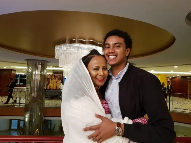 ኣዲስ፡ በዓልቲ ሓዳርን ኣደ ሰለስተ ቈልዑን እያ