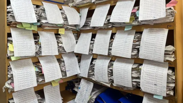 सुप्रीम कोर्ट का वो रूम जहां केस की फ़ाइलें अलमारियों में भरी पड़ी हैं 