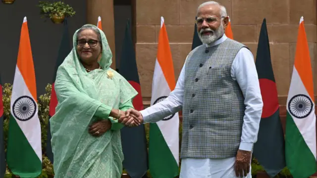 भारतीय प्रधानमंत्री नरेंद्र मोदी और बांग्लादेश की पूर्व प्रधानमंत्री शेख हसीना