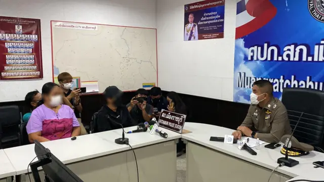 บรรยากาศการสอบสวนอดีตทหารหญิง (คนกลาง)