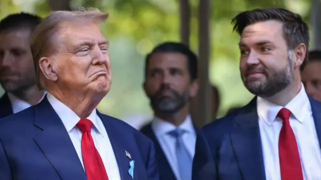 জেডি ভান্সের রাজনৈতিক উচ্চাকাঙ্ক্ষার পথে অন্তরায় হয়ে দাঁড়ায় মি. ট্রাম্পের বিরুদ্ধে কথা সমালোচনা এবং তিনি ক্ষমা চান।