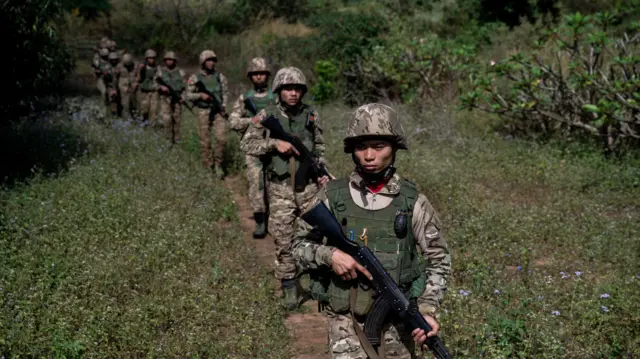ব্রাদারহুড অ্যালায়েন্সের সঙ্গেই লড়াই করছে মান্দালয় পিডিএফ বাহিনীর সদস্যরাও