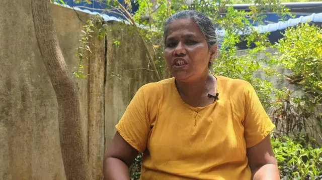 தாயை தேடும் மகள்