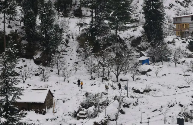 हिमाचल प्रदेश में बर्फबारी