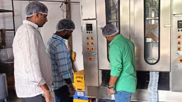 खाने के सामान की जांच करने वालों का पर्याप्त संख्या न होना एक बड़ी समस्या है (सांकेतिक तस्वीर)