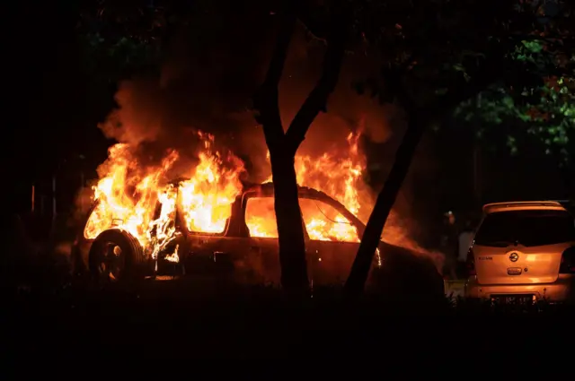 Brimob, demo DPR, ojol