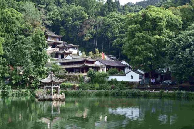 ယူနန်နယ်အနောက်စွန်းက သာယာတဲ့ ဟော်ရွှင်ရွာ