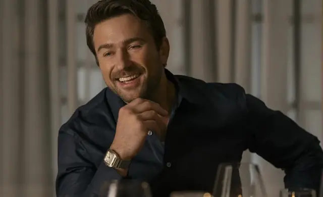 L'acteur Brandon Sklenar. Cette image est tirée du film thriller psychologique à venir, The Housemaid. 