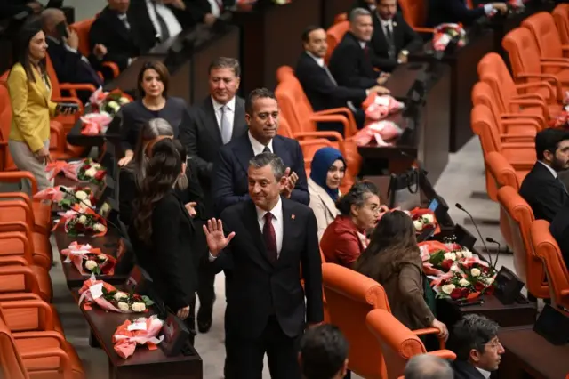 Özgür özel ve Ali Mahir Başarır TBMM'deyken. 