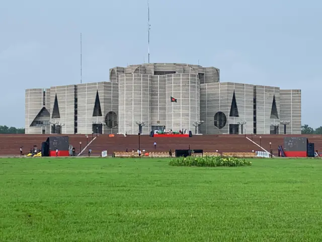 জাতীয় সংসদ ভবন