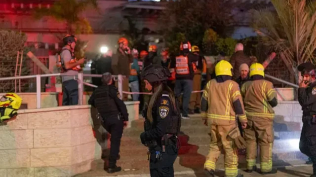 Cümə günü İranın Təl-Əvivə raket atdığını açıqlamasından sonra İsrail polisi və yanğınsöndürənləri