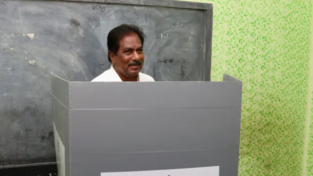 திமுக, தவெக, விஜய், மு.க ஸ்டாலின், 2026 சட்டப்பேரவைத் தேர்தல்
