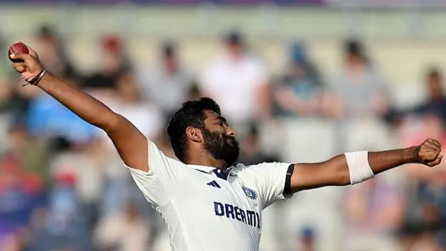 அனுபவ பேட்டர்களை கூட குழப்பும் 'கவண்' உத்தி பும்ராவுக்கு வந்தது எப்படி?