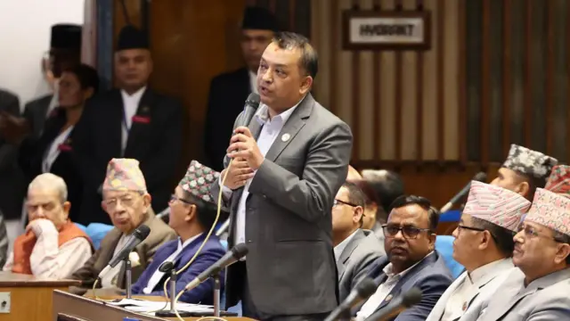 संसद्मा गगन थापा