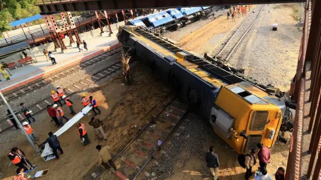 ஒடிஷா ரயில் விபத்து கவச் பாதுகாப்பு அமைப்பு குறித்து கேள்விகளை எழுப்பியுள்ளது