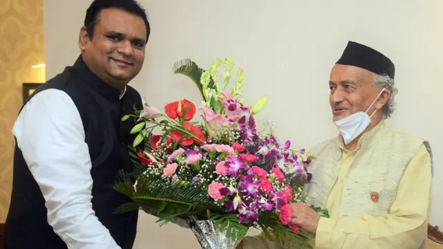 राहुल नार्वेकर महाराष्ट्र के पूर्व राज्यपाल भगत सिंह कोश्यारी के साथ