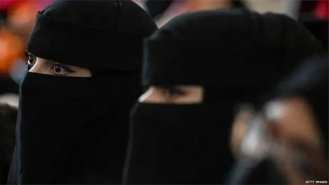 अफगाणिस्तानातील तालिबानी राजवटीनं महिलांवर अनेक बंधनं घातली आहेत.