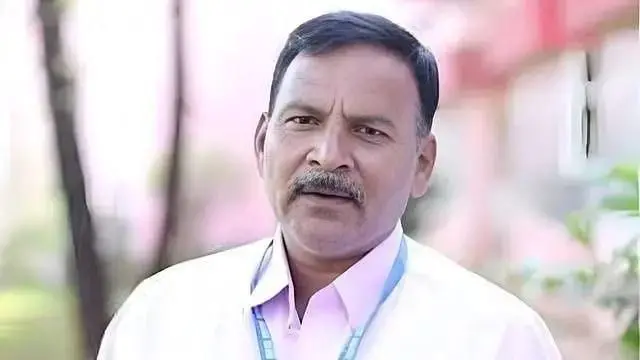 पेपरफुटीचा मुख्य सूत्रधार पी. व्ही. कुलकर्णी असल्याचा दावा सीबीआयने केला आहे.