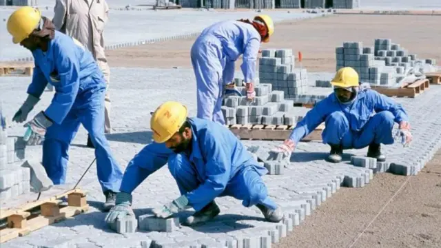 कुवेतमध्ये राहणारे स्थलांतरित भारतीय दरवर्षी जवळपास 4.7 अब्ज डॉलर भारतात पाठवतात