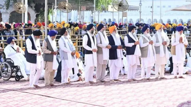 जाहिरातींसाठी वापरण्यात आलेले शिरोमणी समितीचे पैसे व्याजासह परत करण्याचेही आदेश देण्यात आले होते.