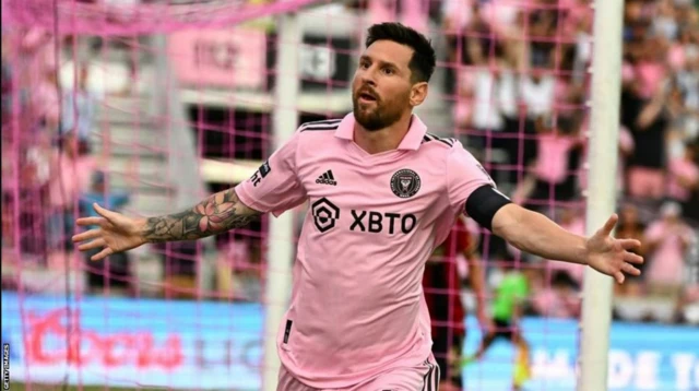 Katta ayolning kichkina mushukchasi Katta ayolning kichkina mushukchasi