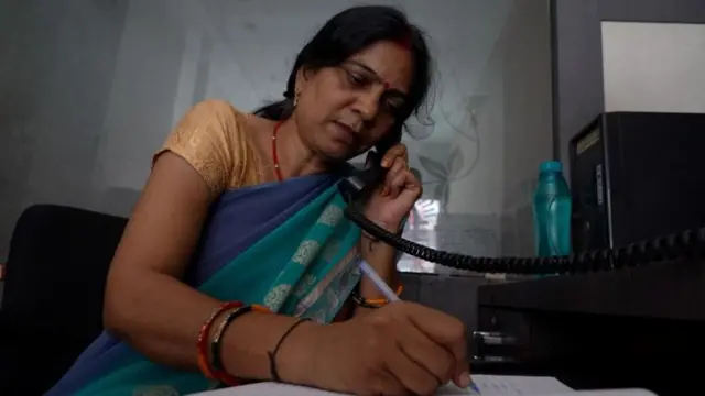 હેલ્પલાઇન કાઉન્સિલર પ્રમિલા સખાલા