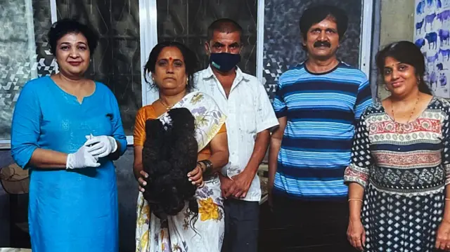जटा कापलेली महिला