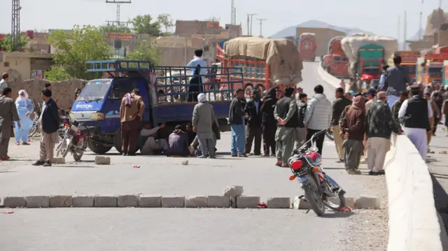 اعتراض مردم پس از کشته شدن دو عضو جامعه هزاره در شهر کویته پاکستان