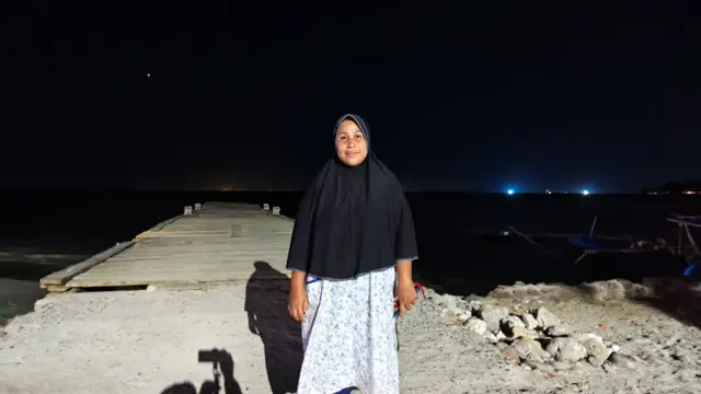 Yuliyanah, warga Pulau Sebesi, Lampung, yang berhadapan langsung dengan Gunung Anak Krakatau.