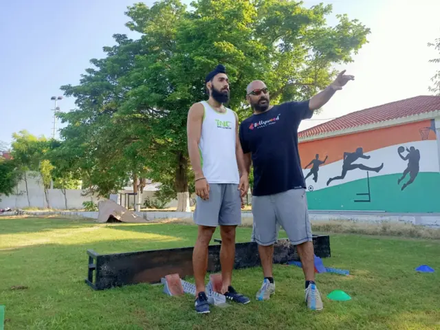 ਗੁਰਿੰਦਰਵੀਰ ਸਿੰਘ ਤੇ ਕੋਚ ਸਰਬਜੀਤ ਸਿੰਘ