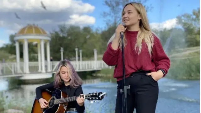 Svitlana Siemieikina và Kristina Spitsyna có chung tình yêu âm nhạc và yêu nước