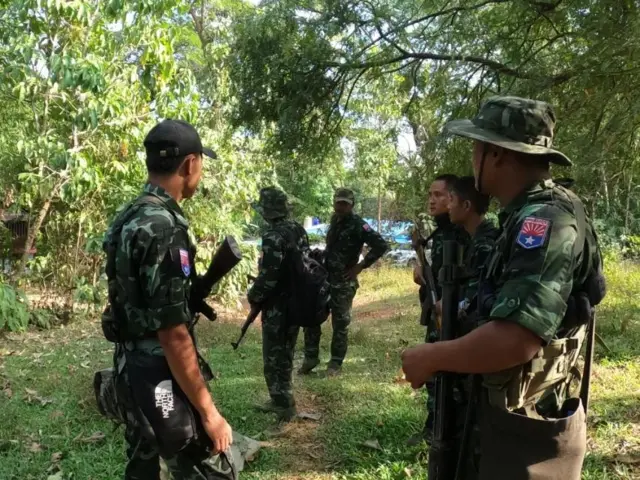 ပုံစာ - KNLA ပူးပေါင်း အဖွဲ့ ကျားဖြူစစ်ကြောင်းတပ်ဖွဲ့ဝင်များ 