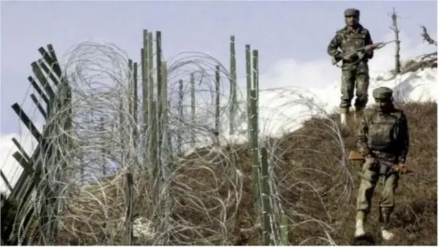 এলওসিতে সশস্ত্র নজরদারি