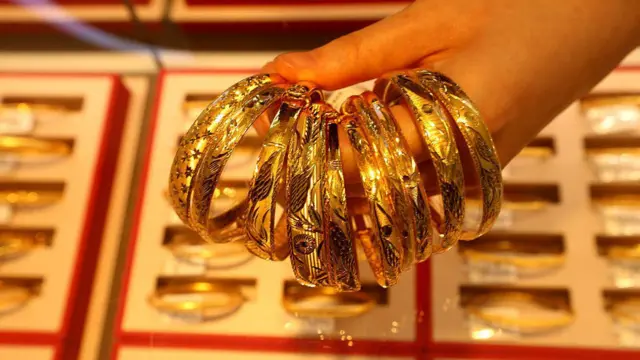 सोने के कंगन