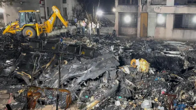 ఎయిర్ ఇండియా, గుజరాత్, ఎయిర్‌పోర్టు