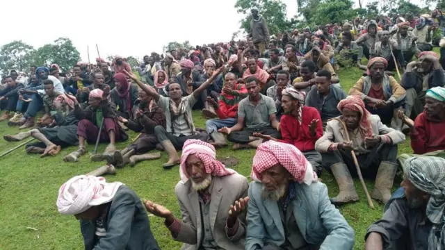 Namoota kadhachaa jiran