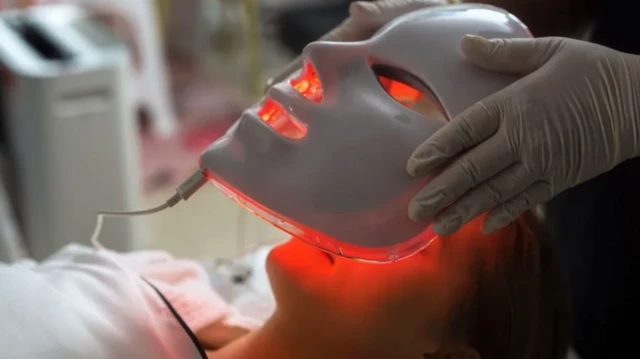 ਐਲਈਡੀ ਫੇਸ ਮਾਸਕ