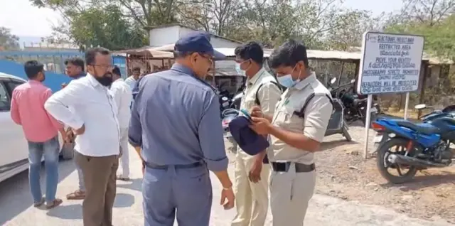 घटनास्थळी अधिकारी उपस्थित, युद्धपातळीवर बचावकार्य सुरु