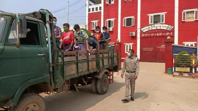 လားရှိုးအကျဉ်းထောင် (ပုံဟောင်း)