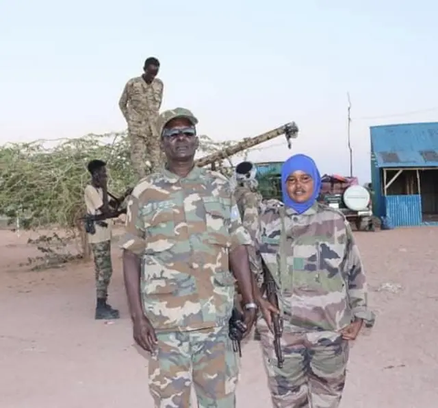 Gaashaanle Cayeroow iyo gabadhiisa Xamdi