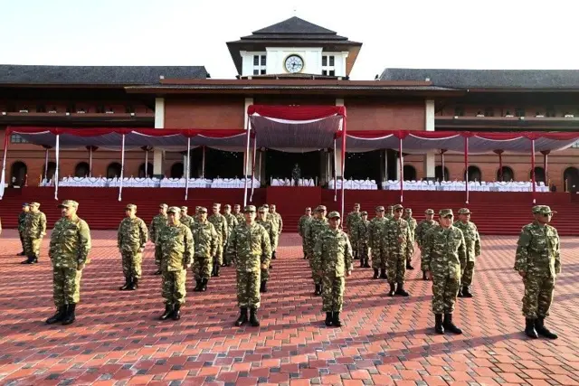 Kepala Kantor Komunikasi Kepresidenan Hasan Nasbi mengatakan dalam “Retreat Kabinet Merah Putih” ini para menteri, wakil menteri, kepala badan, utusan khusus dan staf khusus presiden akan digembleng aneka materi tentang bernegara dan pemerintahan–termasuk pentingnya pencegahan korupsi.